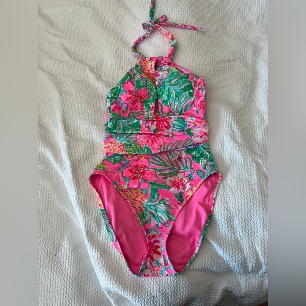 LILLY PULITZER LEDGER HALTER ONE PIECE
MULTI JOURNEY TO THE JUNGLE SWIMSUIT NWT - Picture 4 of 16